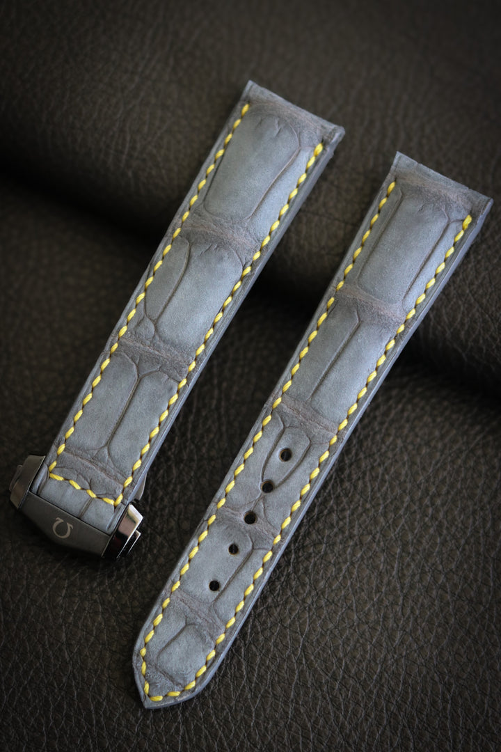 Ash Grey Nubuck Alligator (Padded)