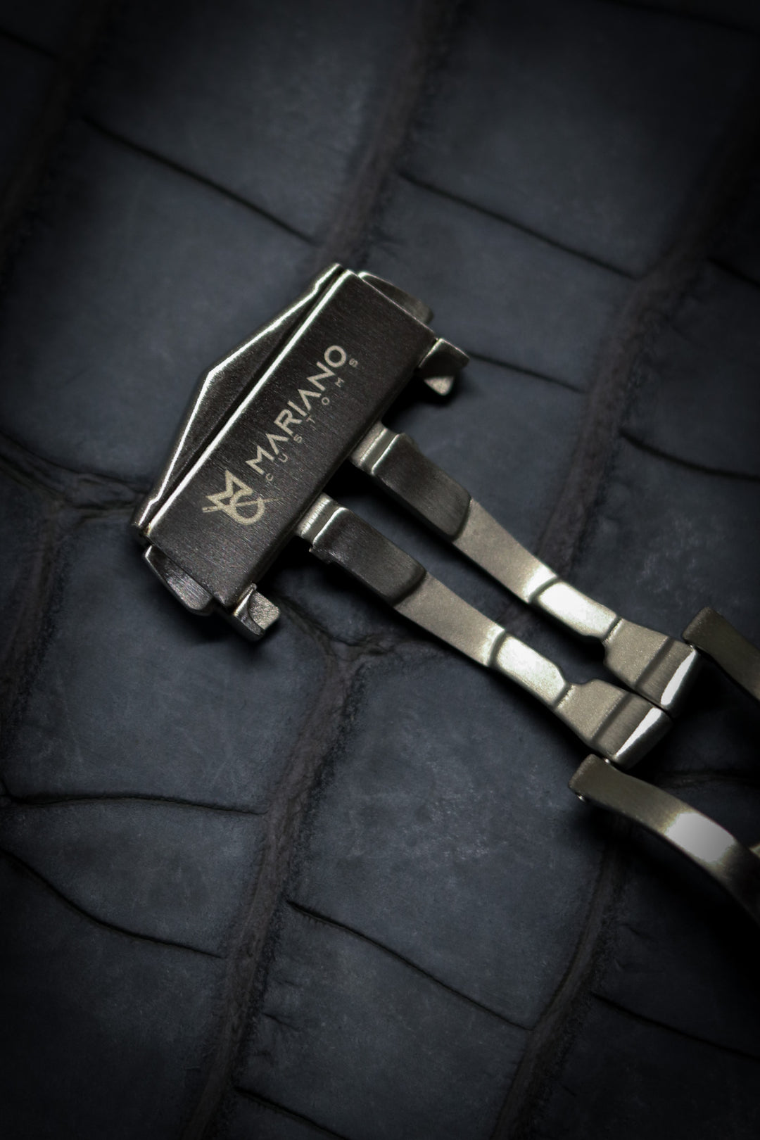 MC Signature Deployant Clasp