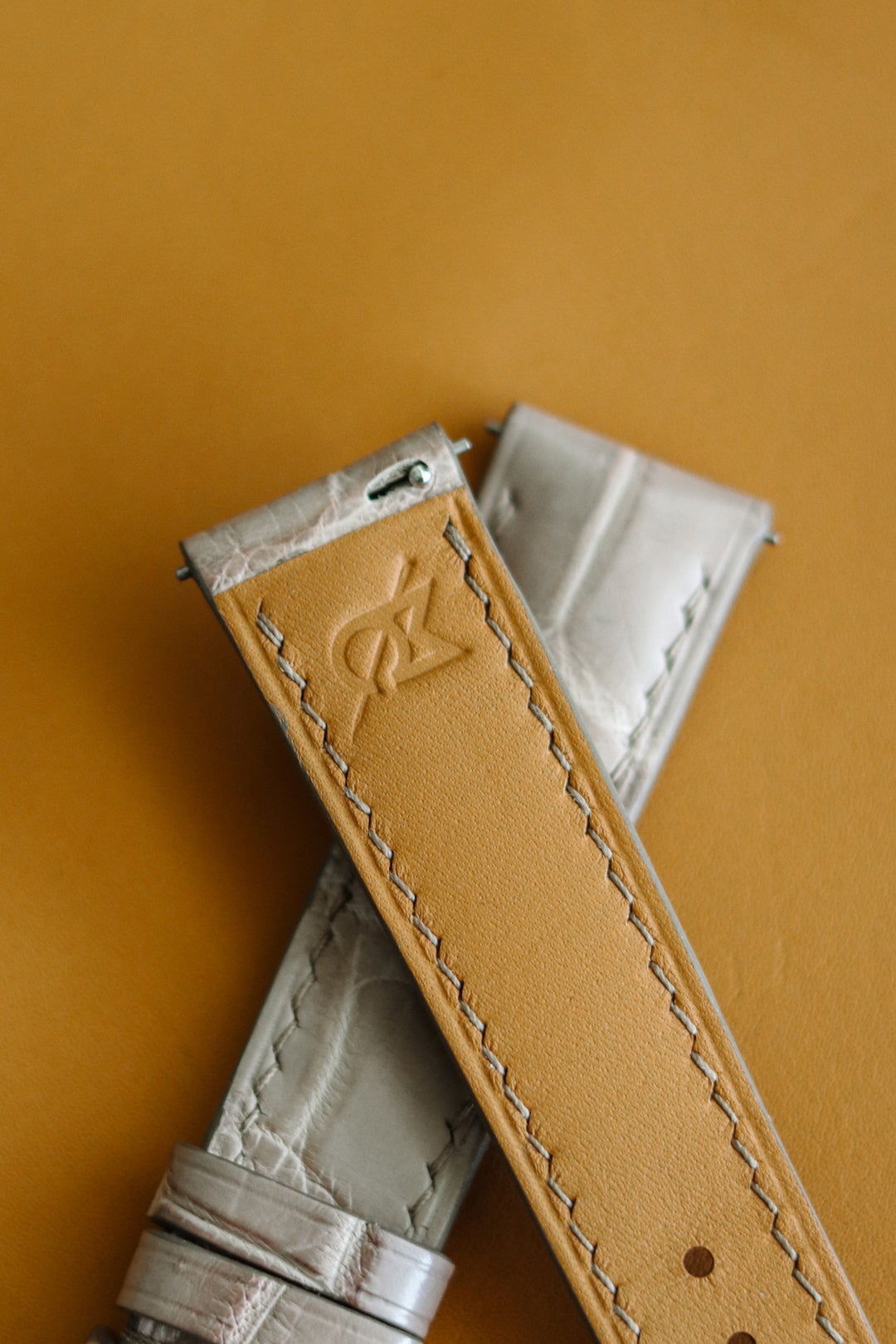 Beige Alligator (Padded)